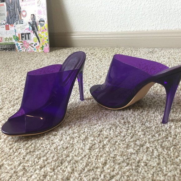 Shoes - BRAND NEW Purple Heels